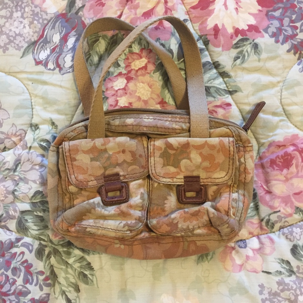 Fossil purse